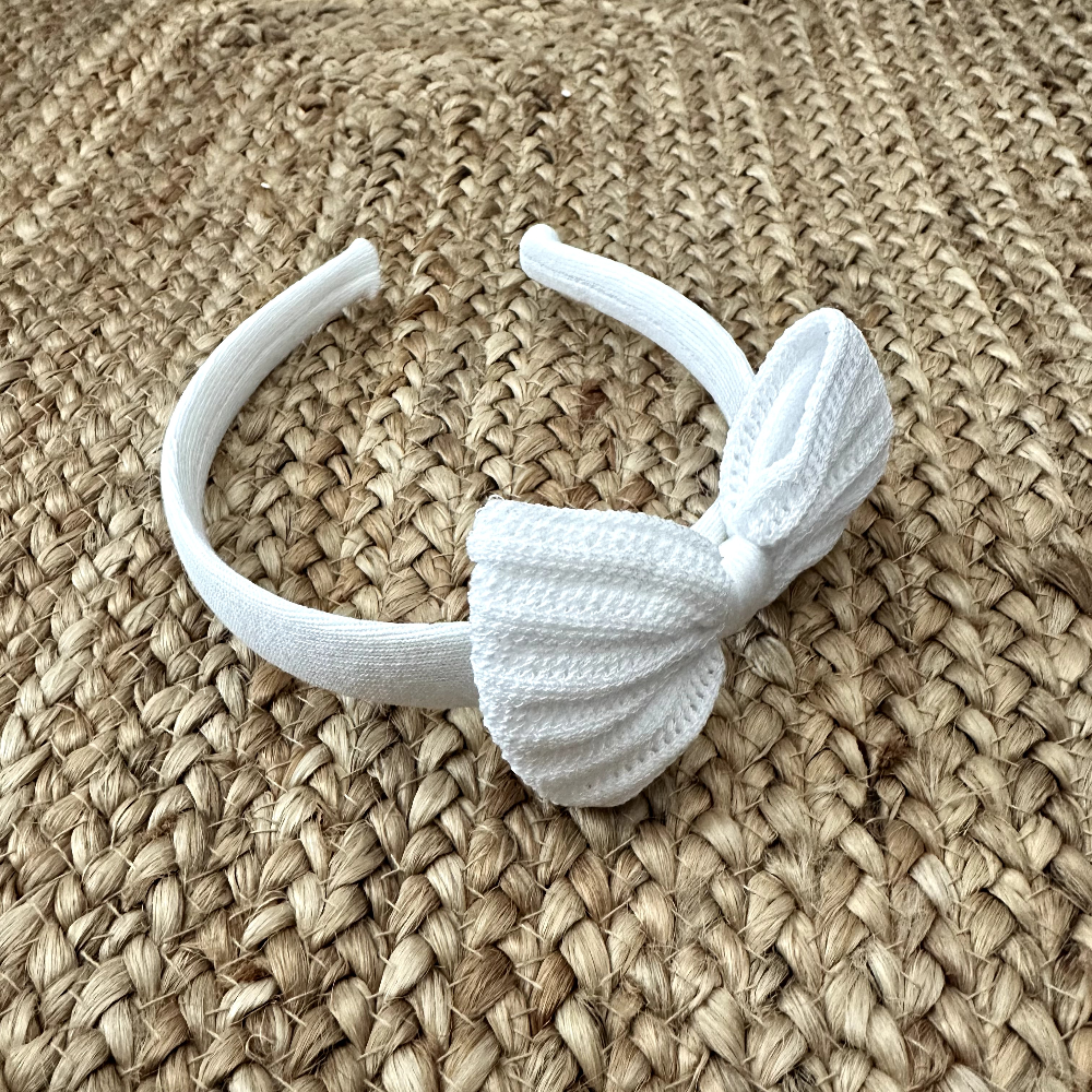 New In Meia Pata White Mesh Headband with Bow