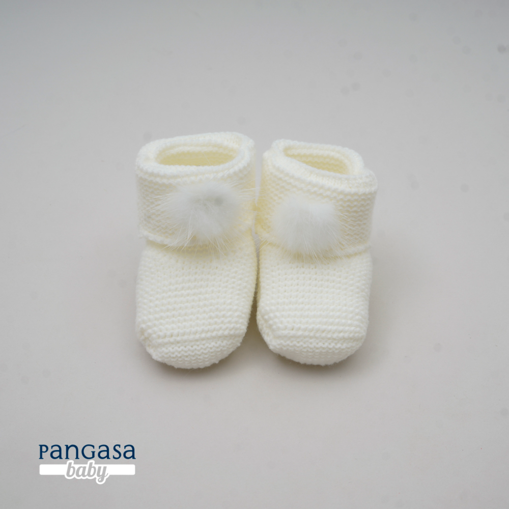 Pangasa Marfil Knitted Bootees
